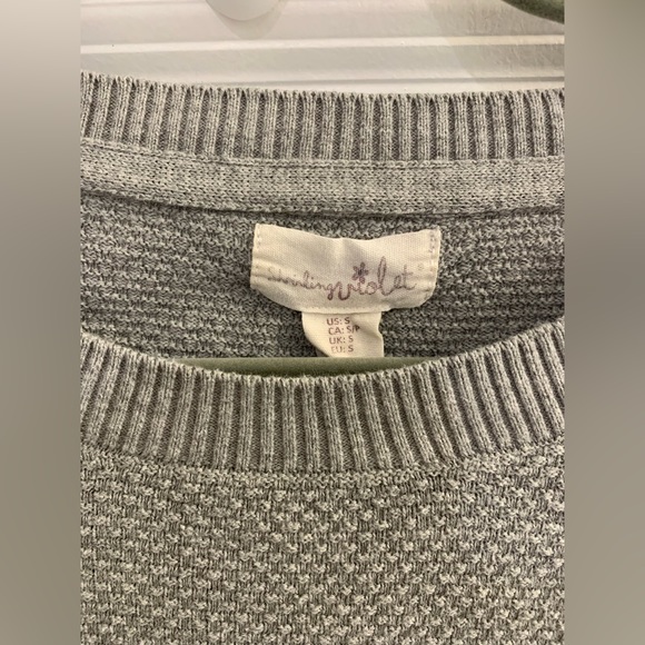 SHRINKING VIOLET • Grey Pullover Sweater - Picture 4 of 8